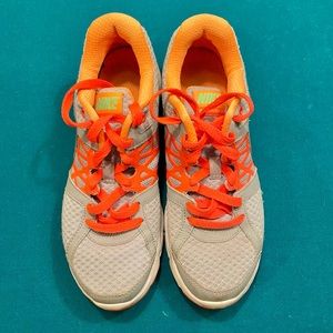 Nike Tennis Shoes